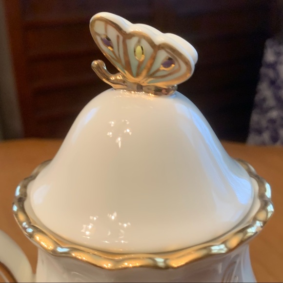 Lenox The Springtime Splendor Teapot - Picture 9 of 16